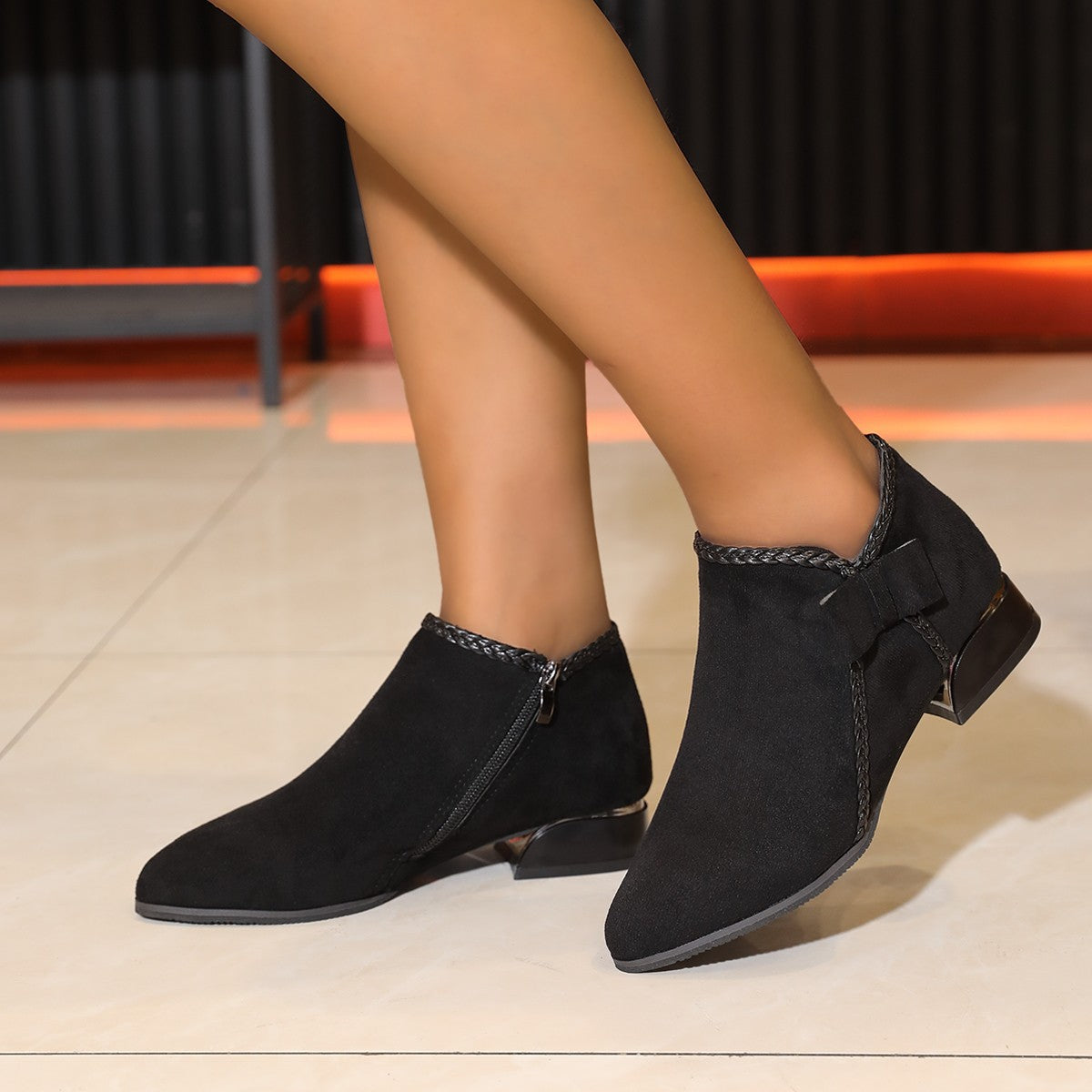 Bottes Élégantes à Nœud – Style Moderne